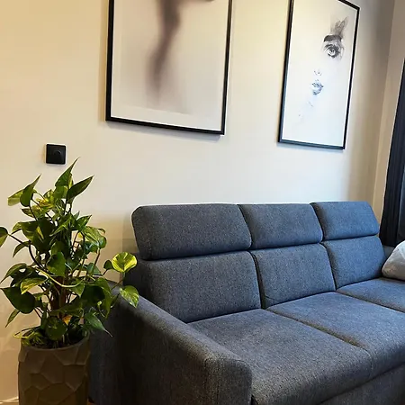 New Offer!!! Kopinska Premium Apartment, Cosy & Quiet, Easy Railway & Tram Access, Superb Location, Self Check-in Apartment Warschau