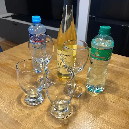 New Offer!!! Kopinska Premium Apartment, Cosy & Quiet, Easy Railway & Tram Access, Superb Location, Self Check-in ワルシャワ