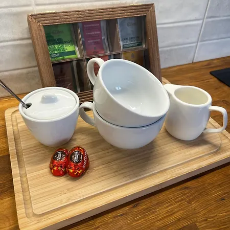 New Offer!!! Kopinska Premium Apartment, Cosy & Quiet, Easy Railway & Tram Access, Superb Location, Self Check-in *