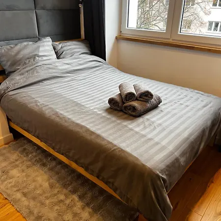 New Offer!!! Kopinska Premium Apartment, Cosy & Quiet, Easy Railway & Tram Access, Superb Location, Self Check-in アパート *