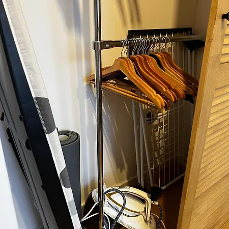 Apartmán New Offer!!! Kopinska Premium Apartment, Cosy & Quiet, Easy Railway & Tram Access, Superb Location, Self Check-in *