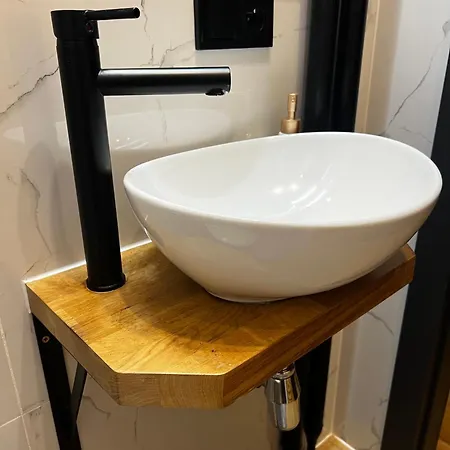 New Offer!!! Kopinska Premium Apartment, Cosy & Quiet, Easy Railway & Tram Access, Superb Location, Self Check-in Varšava